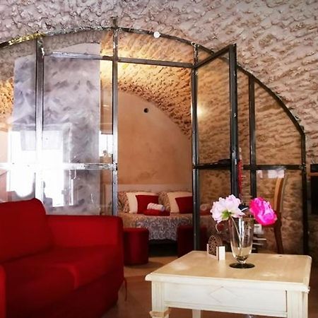 Chambre D Hote De Charme Avec Plein D Authenticite Du 13 Eme Siecle Châteauneuf-du-Pape Kültér fotó